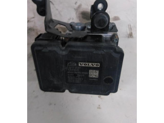 Jednotka ABS 31261143, P30681619   Volvo V70 2011