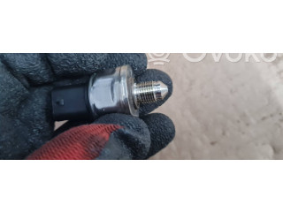 Vstřikovací lišta 06L906054E   Audi Q5 SQ5    CWG CWGD 