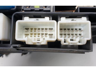Блок предохранителей TD8566760   Mazda CX-9