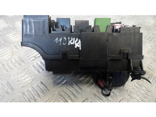 Блок предохранителей  1-2109261-2   Opel Mokka    