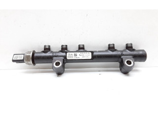 Vstřikovací lišta 9685297580   Volvo V40    D4162T 