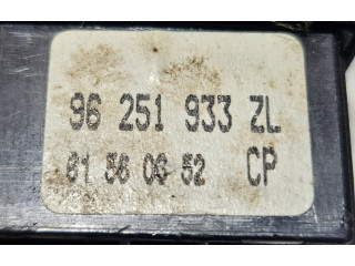 Zpětné zrcátko  Peugeot 406 1997  96251933ZL, 61560052  