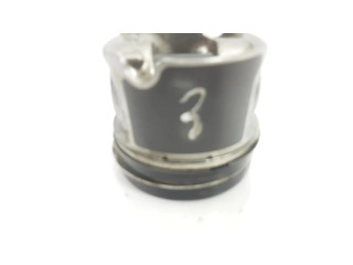Píst 11258580515   BMW 3 F30 F35 F31   2.0  