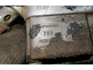 Vstřikovací lišta 0438121011, 026133353   Audi 80 90 B3     