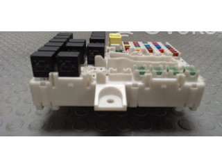 Блок предохранителей  8637A170, NICHTZUTREFFEND   Mitsubishi Colt    