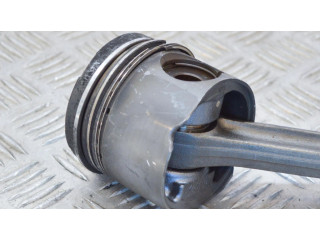 Píst    BMW 5 E39  pro naftový motor 2.5 M57 D25 (256D1) 