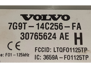   Pojistková skříňka 30765624AE   Volvo XC70 2009