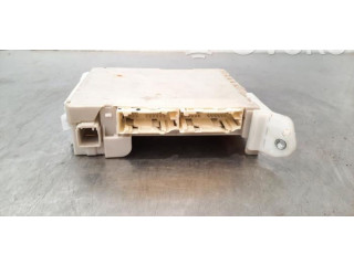 Блок предохранителей  8273048J20   Toyota Land Cruiser (J100)    