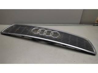 Передняя решётка Audi A8 S8 D2 4D 1994-2002 года 4D0853651B      