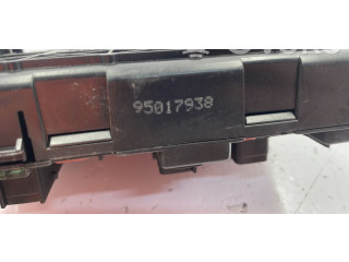 Pojistková skříňka Řídící jednotka BSM U118470002   Citroen Berlingo 2007