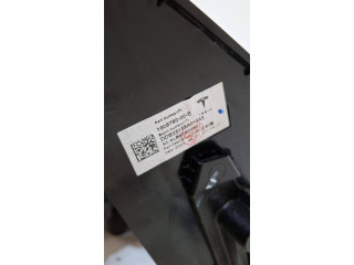 Zpětné zrcátko  Tesla Model Y 2020  1609790-00-E  