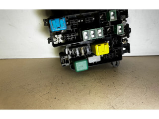 Блок предохранителей 0567008780, 0567009471   Mazda 626    