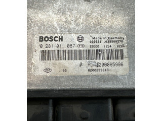 Řídící jednotka 1039S00576, 8200233343   Volvo S40, V40 2002