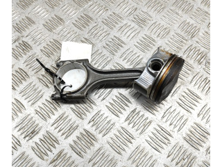 Píst 32298424, 31401957   Volvo XC40    B 4204 T47 