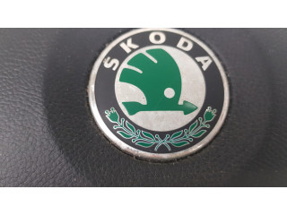 Подушка безопасности водителя 1Z0880201AE   Skoda Octavia Mk2 (1Z)