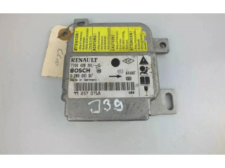 Блок предохранителей 7700428310, 0285001157   Renault Clio II    