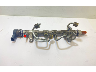 Vstřikovací lišta 03L089N   Volkswagen PASSAT B7     