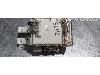   Pojistková skříňka 8273052371   Toyota Yaris 2005