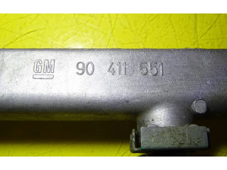 Vstřikovací lišta 90411552, 90411551   Opel Omega B1     