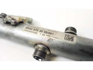Vstřikovací lišta A6420703095   Mercedes-Benz E C207 W207  pro naftový motor 3.0 OM 642.838 