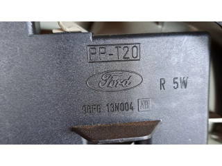 Задний фонарь правый 393856, 96FG13N004AB    Ford Fiesta   1995-2000 года