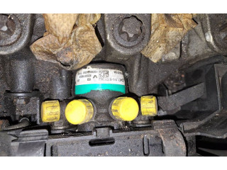 Vstřikovací lišta 8200379933, 8200334367   Nissan Note (E11)     