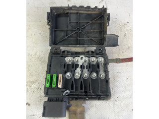 Блок предохранителей 7D0937550E   Volkswagen Transporter - Caravelle T4    