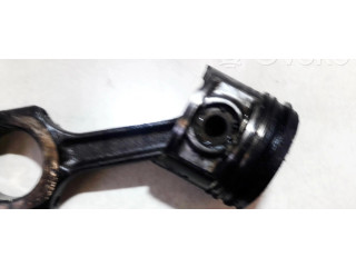 Píst    Alfa Romeo 156  pro naftový motor 2.4  