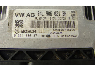 Řídící jednotka 04L906021BH   Audi A5 8T 8F 2007