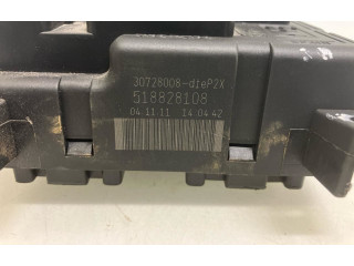   Pojistková skříňka 30728008, 30728008   Volvo XC70 2005