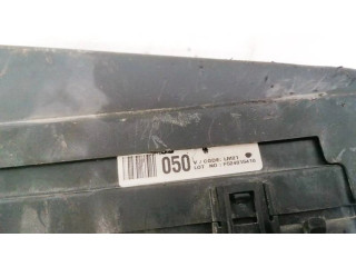   Pojistková skříňka F524015410, LM21   KIA Carnival 2008