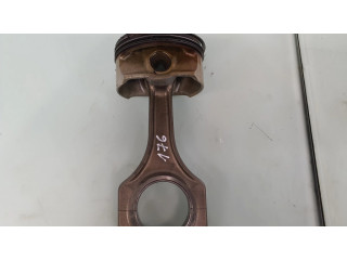 Píst 11257840922, 11247838623   BMW M5  pro benzínový motor 5.0  