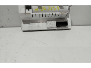 Дисплей    8200290542   Renault Megane II