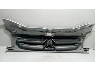 Передняя решётка Citroen Berlingo 1996-2002 года 9635603977      