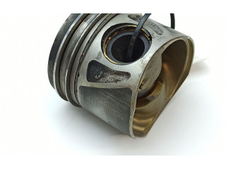 Píst 8349F, 65100   Mercedes-Benz E W212    651.924 