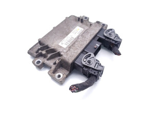 Řídící jednotka 8200522357, 8200510536   Renault Clio III 2009
