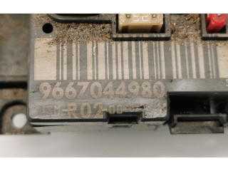 Pojistková skříňka Řídící jednotka BSM 9667044980   Peugeot 3008 I 2014