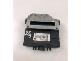 Блок управления коробкой передач 01M927733G   Volkswagen Golf III