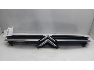 Передняя решётка Citroen C5 2001-2004 года 9636751980      