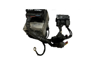 Jednotka ABS 476008H710   Nissan X-Trail T30 2002