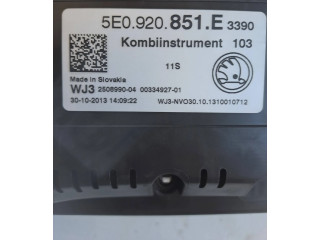 Přístrojová deska  Skoda Octavia Mk3 (5E) 2014 5E0920851E, 0033492701  