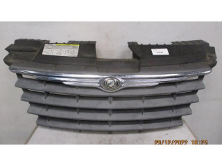 Передняя решётка Chrysler Voyager 2004-2007 года K68031754AA      