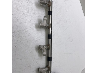 Vstřikovací lišta PE2713150, 261545155   Mazda CX-5 II  pro benzínový motor 2.0  