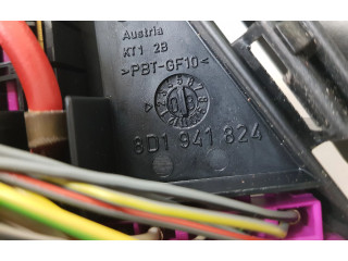   Pojistková skříňka 8D1941824   Audi A6 S6 C5 4B 2003