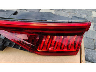 Задний фонарь  4M8945695B, 4M8945095F    Audi Q8   2018- года