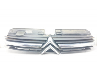 Передняя решётка Citroen C5 2001-2004 года 9636751980      