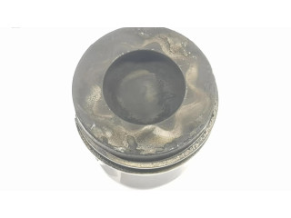 Píst 11257812585   BMW 5 F10 F11   3.0 N57D30A 