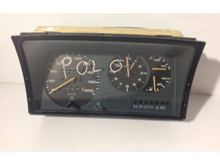 Přístrojová deska  Volkswagen Polo II 86C 2F 1986 88471405  