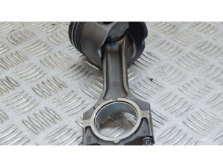 Píst    BMW 5 E39  pro naftový motor 2.5 M57 D25 (256D1) 