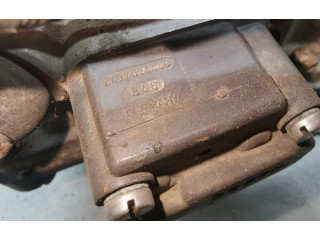 Vstřikovací lišta 0438121070, 026133353D   Audi 80 90 B3     